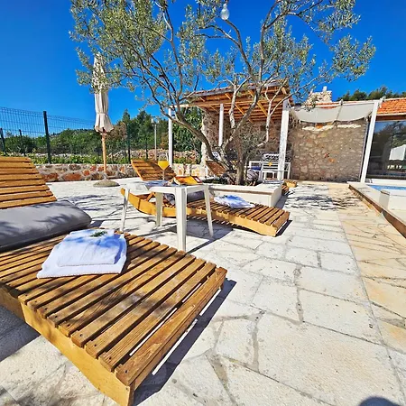 Villa Flamingo - House With Private Pool
