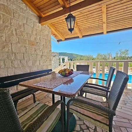 Flamingo - House With Private Pool