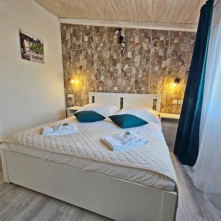Flamingo - House With Private Pool * Gornji Seget