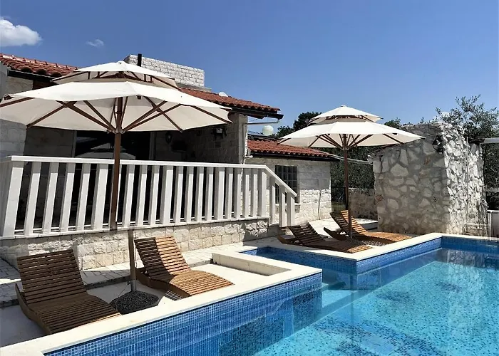 Flamingo - House With Private Pool *