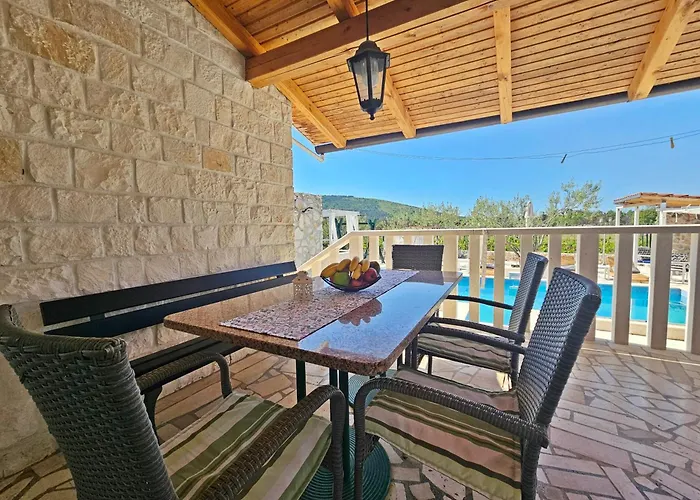 Flamingo - House With Private Pool