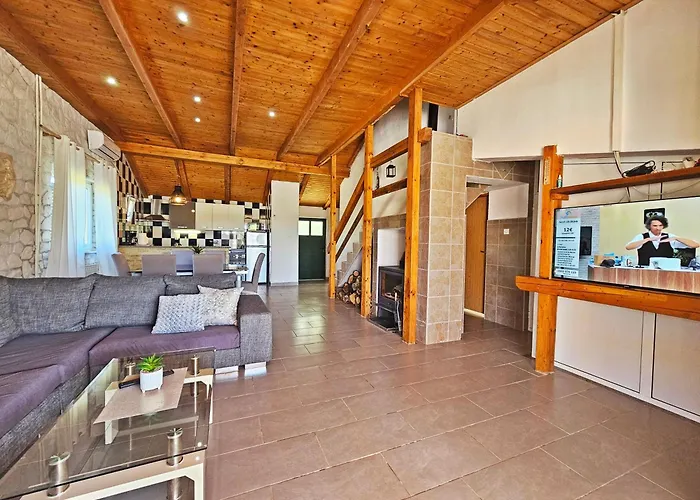 Flamingo - House With Private Pool Gornji Seget