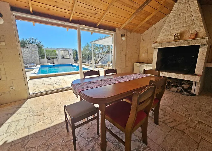 Flamingo - House With Private Pool *