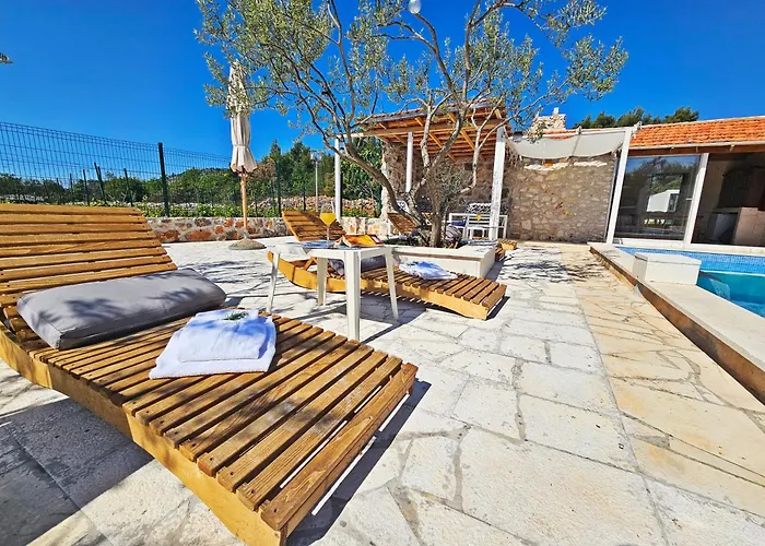 Villa Flamingo - House With Private Pool