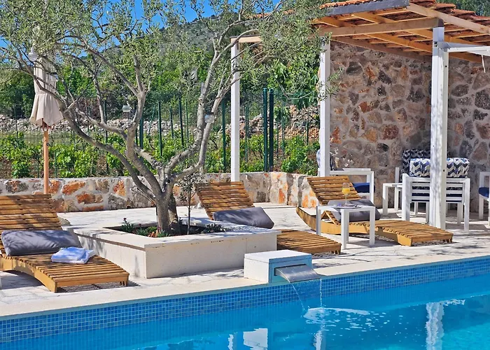 Villa Flamingo - House With Private Pool Gornji Seget